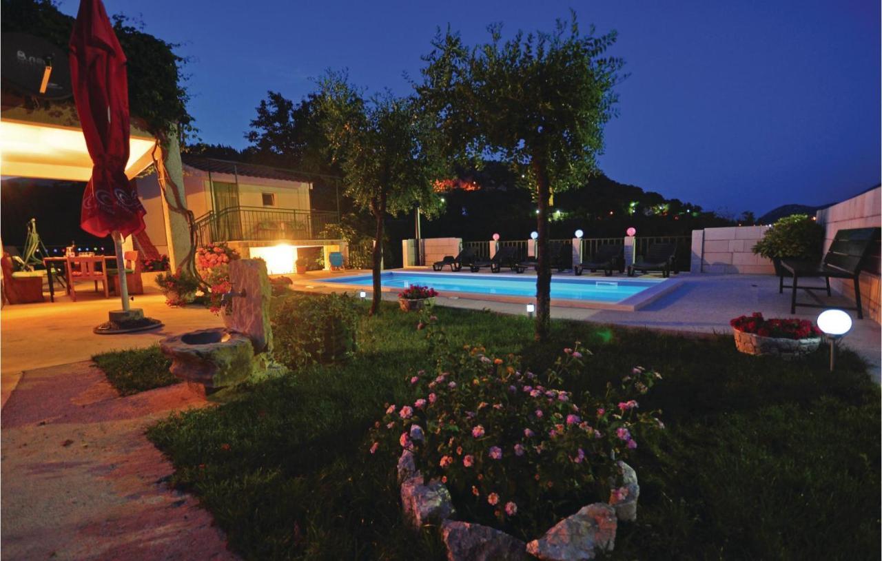 Cozy Home In Podaspilje With Kitchen Svinisce Εξωτερικό φωτογραφία