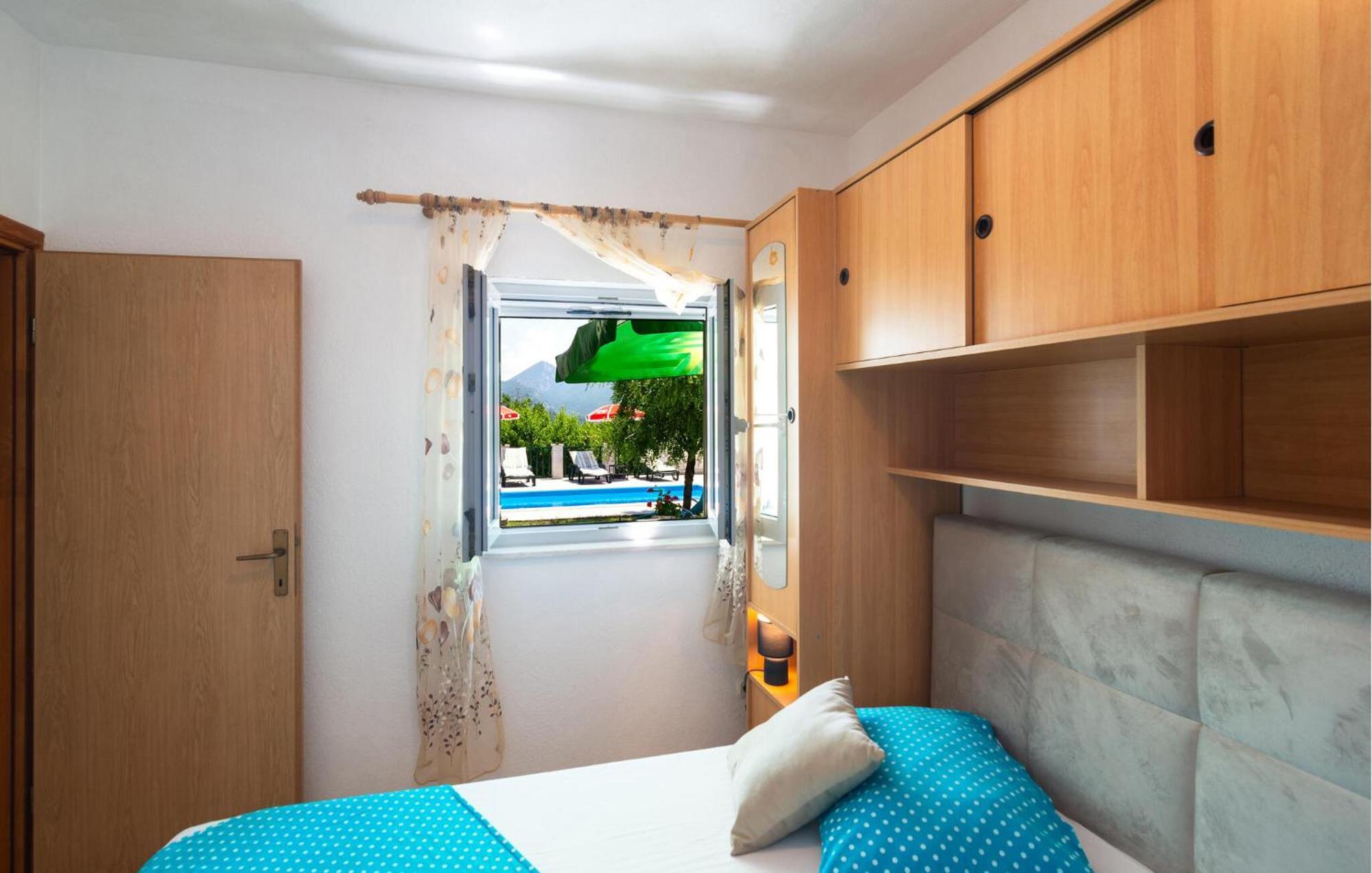 Cozy Home In Podaspilje With Kitchen Svinisce Εξωτερικό φωτογραφία