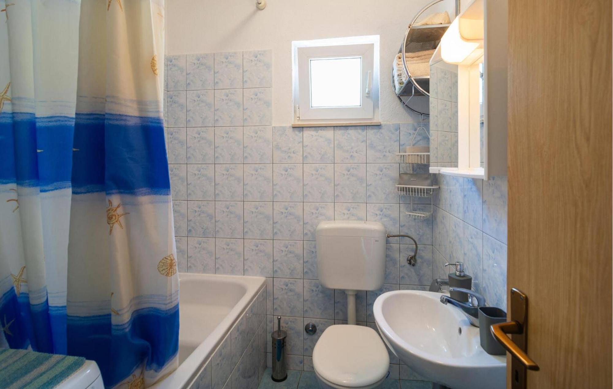 Cozy Home In Podaspilje With Kitchen Svinisce Εξωτερικό φωτογραφία