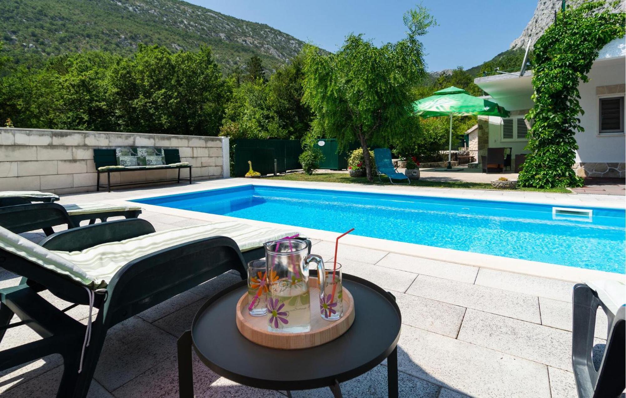 Cozy Home In Podaspilje With Kitchen Svinisce Εξωτερικό φωτογραφία