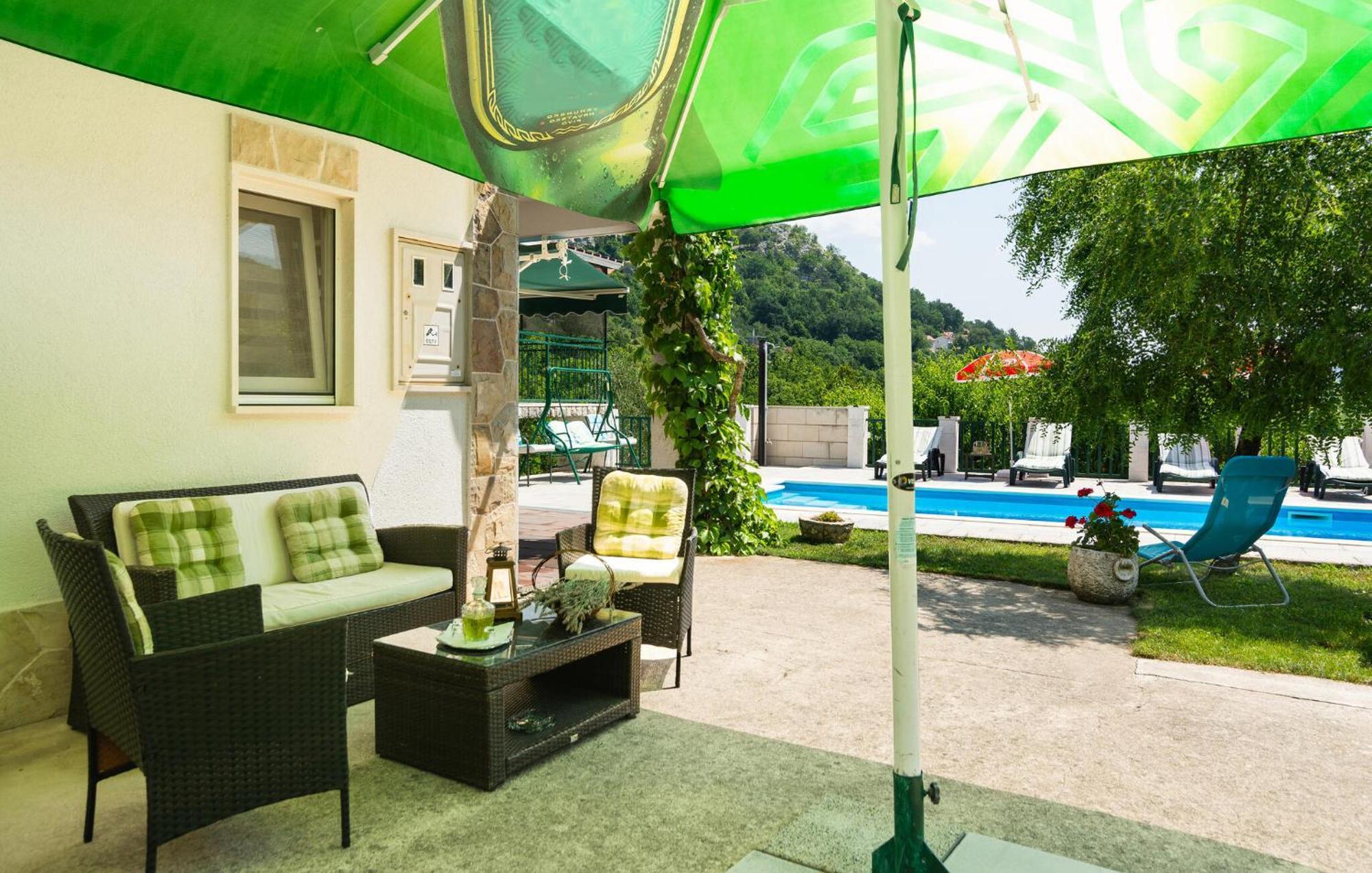 Cozy Home In Podaspilje With Kitchen Svinisce Εξωτερικό φωτογραφία